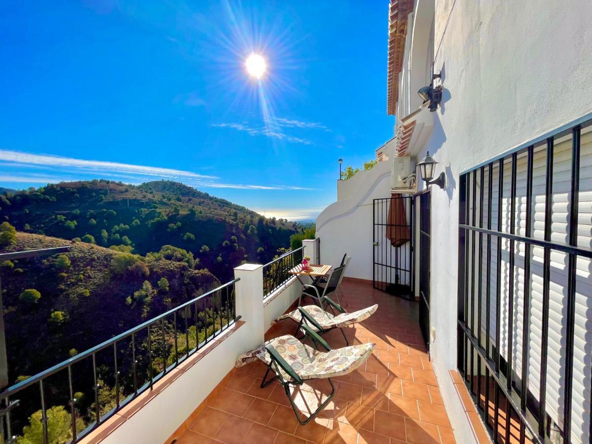 Apartamentos Axarquia , Frigiliana, Terraza Privada Con Vistas A La Montana Rio Y Al Mar 외부 사진