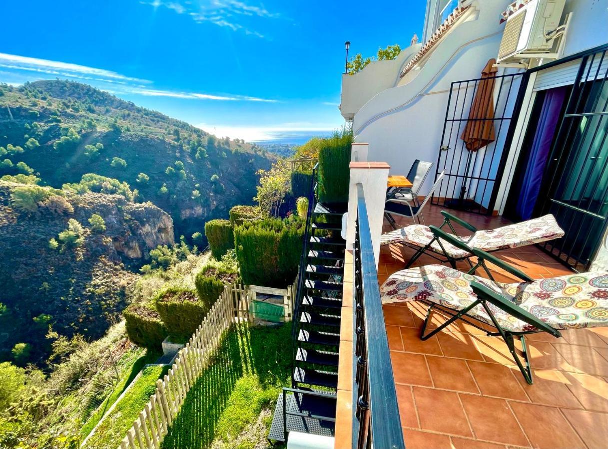 Apartamentos Axarquia , Frigiliana, Terraza Privada Con Vistas A La Montana Rio Y Al Mar 외부 사진