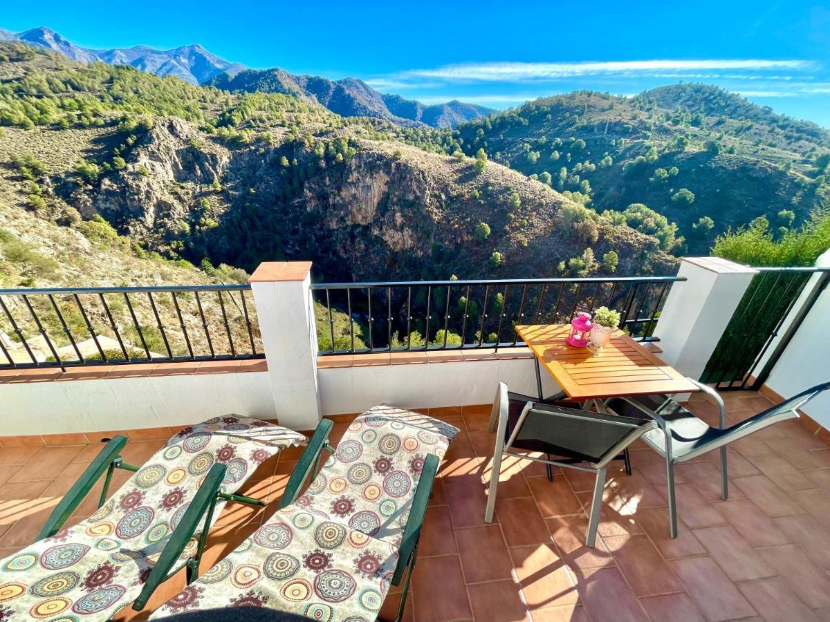 Apartamentos Axarquia , Frigiliana, Terraza Privada Con Vistas A La Montana Rio Y Al Mar 외부 사진