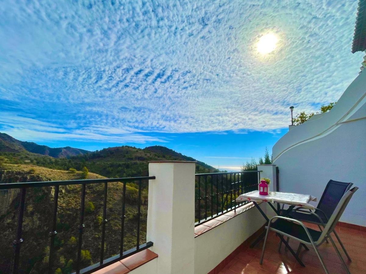 Apartamentos Axarquia , Frigiliana, Terraza Privada Con Vistas A La Montana Rio Y Al Mar 외부 사진