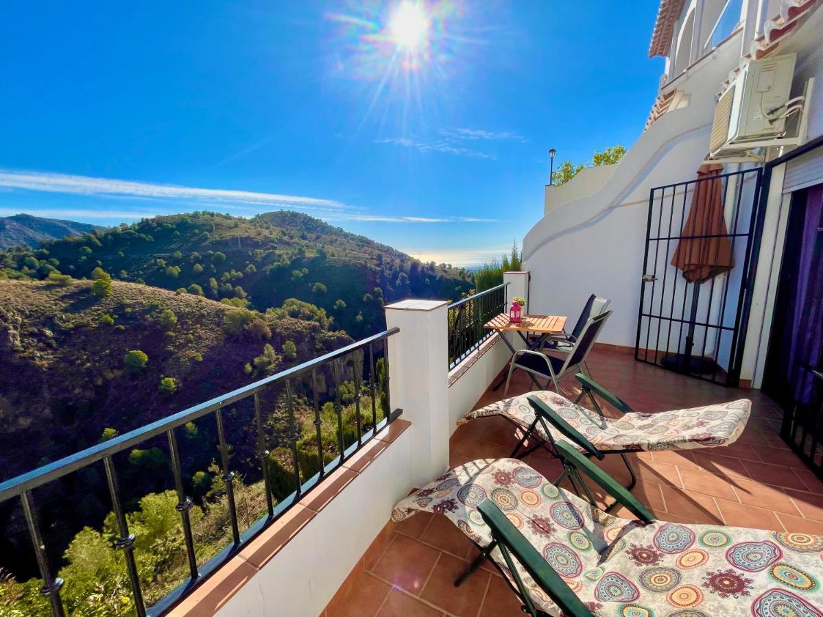 Apartamentos Axarquia , Frigiliana, Terraza Privada Con Vistas A La Montana Rio Y Al Mar 외부 사진