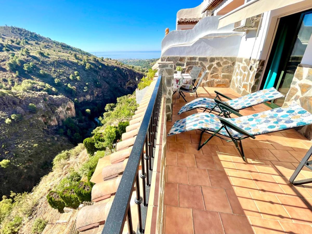 Apartamentos Axarquia , Frigiliana, Terraza Privada Con Vistas A La Montana Rio Y Al Mar 외부 사진