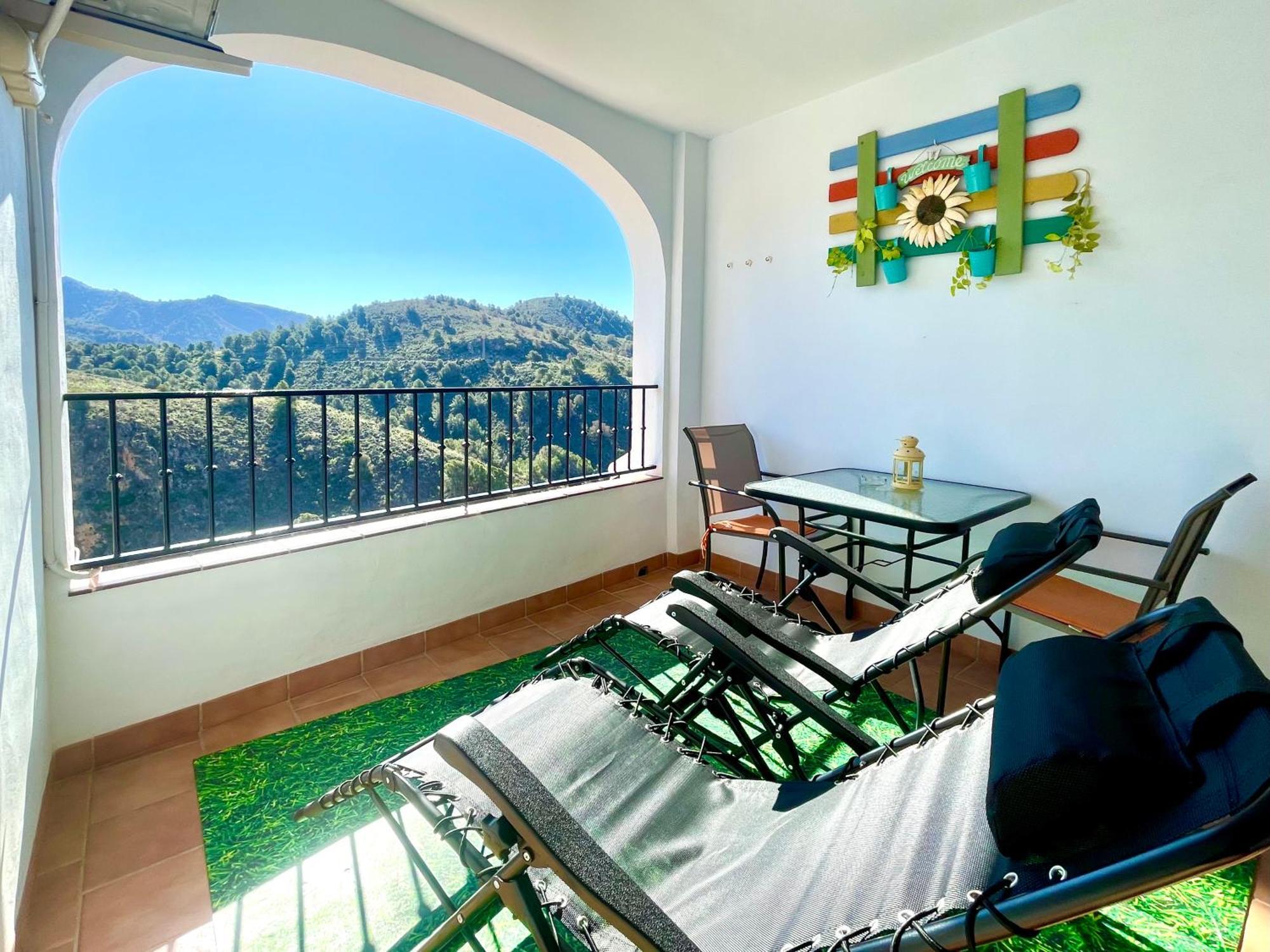 Apartamentos Axarquia , Frigiliana, Terraza Privada Con Vistas A La Montana Rio Y Al Mar 외부 사진