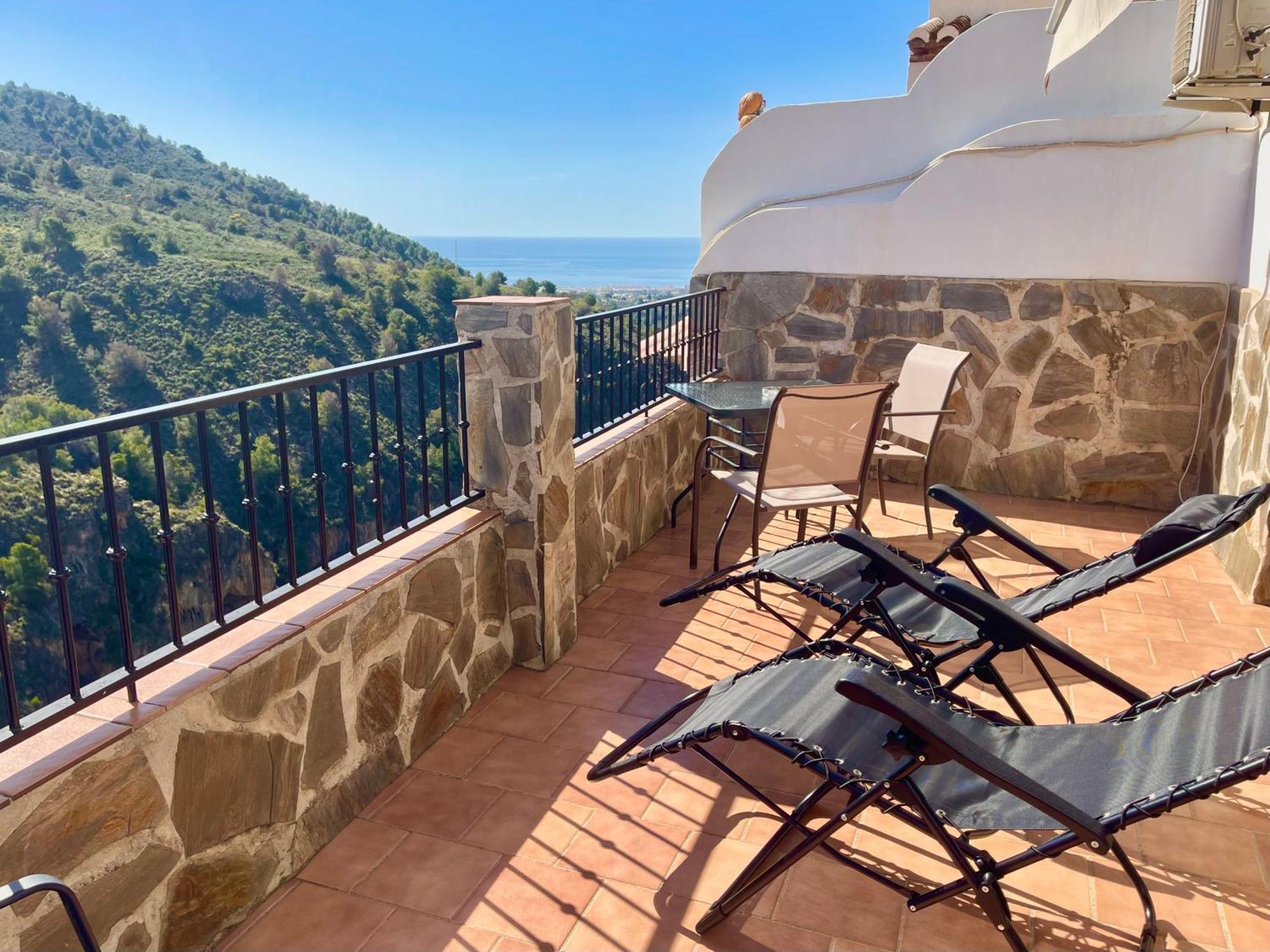 Apartamentos Axarquia , Frigiliana, Terraza Privada Con Vistas A La Montana Rio Y Al Mar 외부 사진