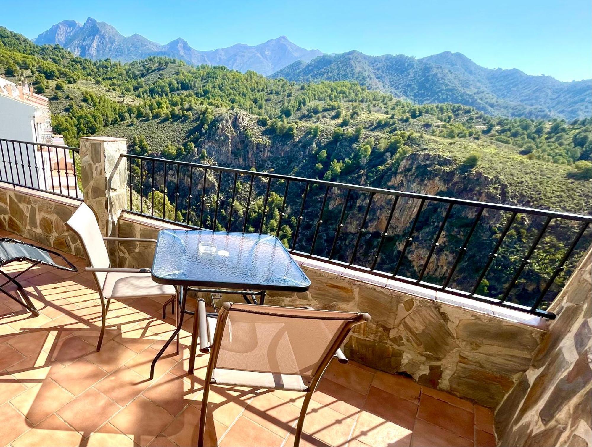Apartamentos Axarquia , Frigiliana, Terraza Privada Con Vistas A La Montana Rio Y Al Mar 외부 사진