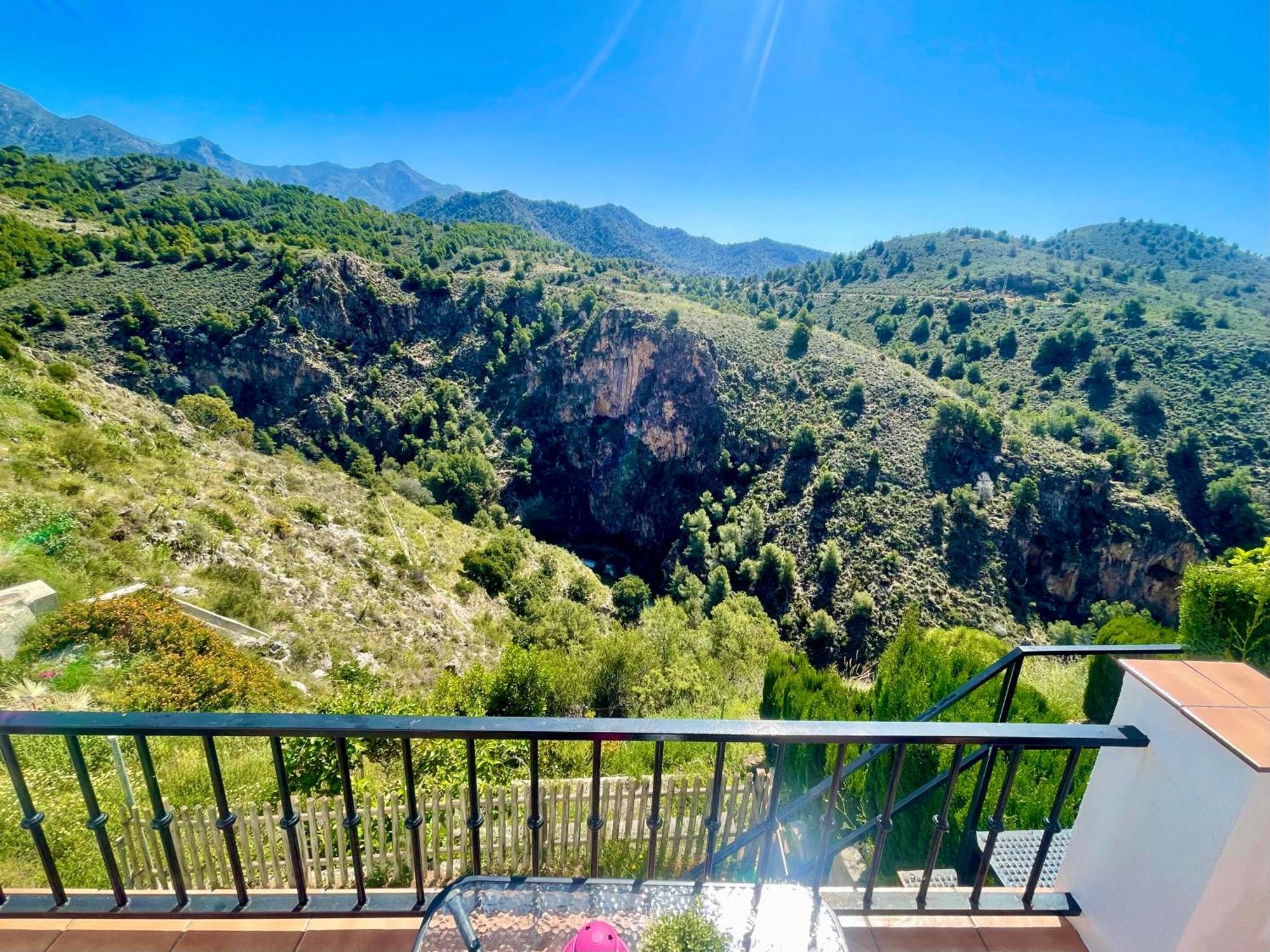 Apartamentos Axarquia , Frigiliana, Terraza Privada Con Vistas A La Montana Rio Y Al Mar 외부 사진